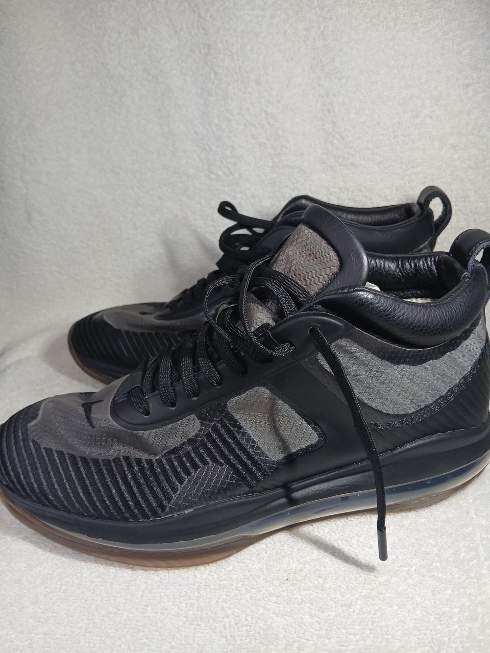 Nike Mens Lebron x John Elliot Collaboration Designed  In 2019. Size 8 Men's.